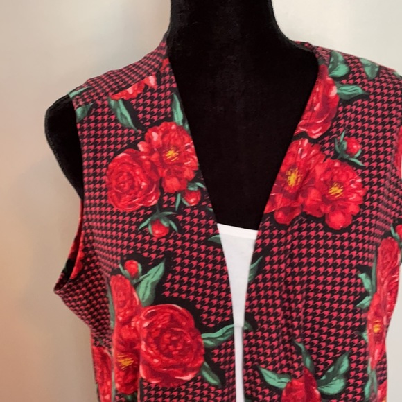 LulaRoe Joy Vest - Picture 2 of 6